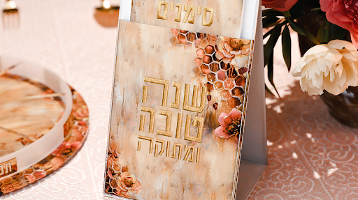 Rosh Hashanah Simanim: Trays, Cards, and a Beautiful Seder Table