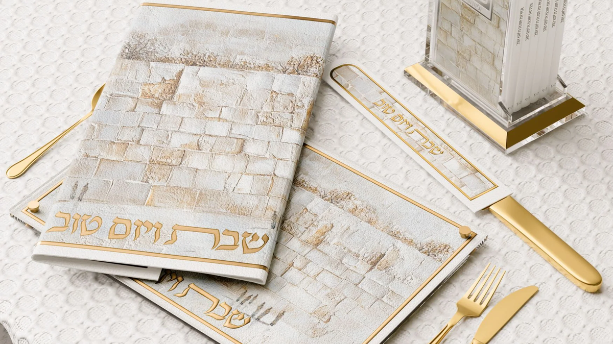 How to Choose a Zemiros Set for Your Shabbos Table